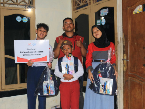 Bantuan Pendidikan MT Khoirotunnisa dan SalamAid