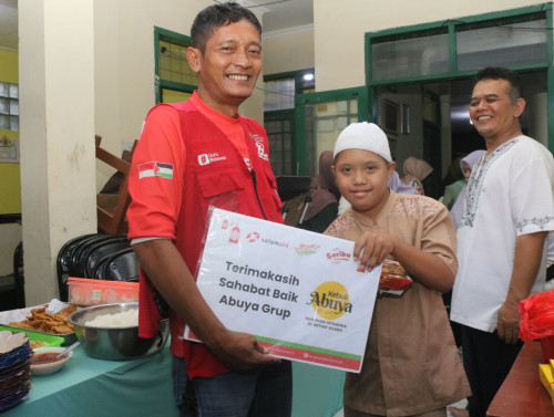 Abuya Kebuli Bagikan 200 Porsi Kelezatan Hidangan Timur Tengah untuk Pejuang Keluarga dan Anak Istimewa 