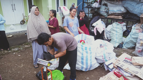 Bank Sampah Salam Bantu Warga Ubah Sampah Jadi Tabungan Bernilai