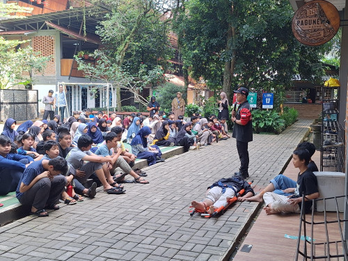 Sekolah Alam Bogor Gelar Simulasi Mitigasi Bencana Gempa Bersama SalamAid