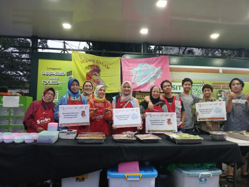 Kolaborasi Lemaks dan Elangs, Bagikan 400 Porsi Berbuka di Alun-Alun Kota Bogor
