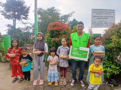 Sambut Ramadan, WSC dan WMB Sajikan Makanan Bergizi bagi Warga Pabuaran