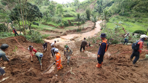 SalamAid Respon Bencana di Sukabumi, Bantu Pencarian Korban Banjir Bandang dan Tanah Longsor