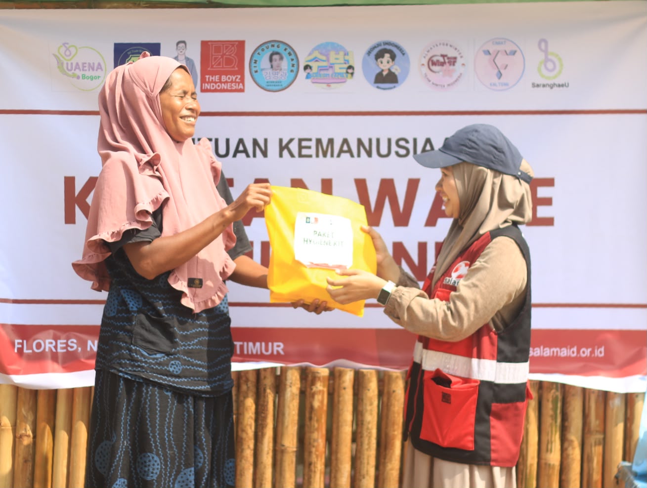 Solidaritas Penggemar Korea Hadirkan Bantuan Kebersihan bagi 60 Keluarga di Manggarai