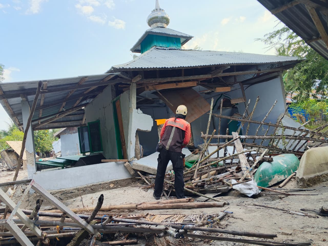 Gempa M7,7 NTT Rusak Berat Musala di Kelurahan Wangkung, Reok