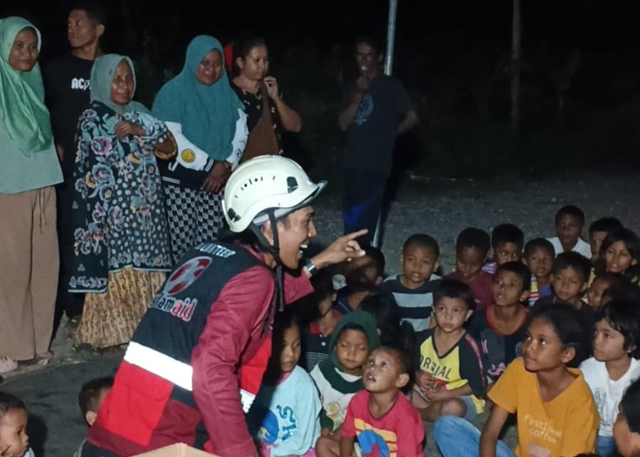 Senyum di Balik Tenda Darurat: Merawat Harapan Anak-Anak Reo Manggarai