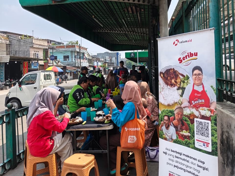 Warung Seribu Cinta SalamAid Bersama WMB Animal, Berbagi Makan Siang untuk Pejuang Keluarga di Bogor