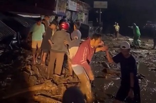 Banjir bandang menerjang wilayah Kabupaten Solok, Sumatera Barat