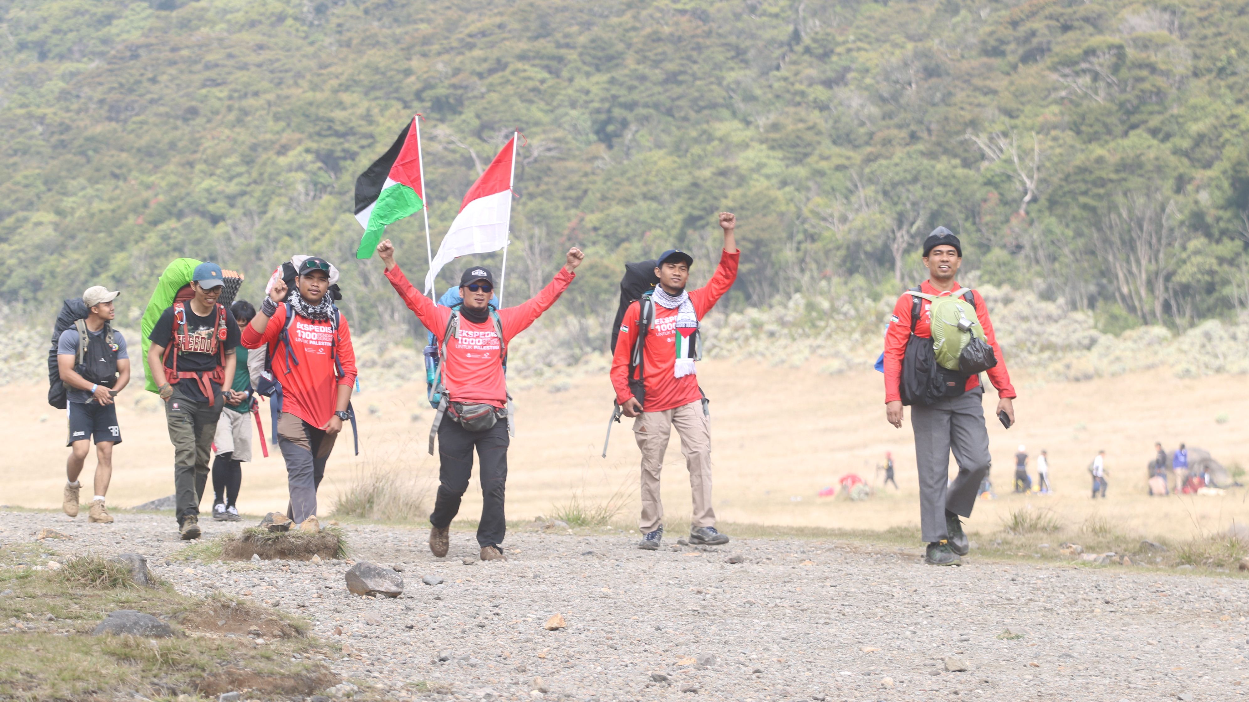 EKSPEDISI 1000 PENDAKI