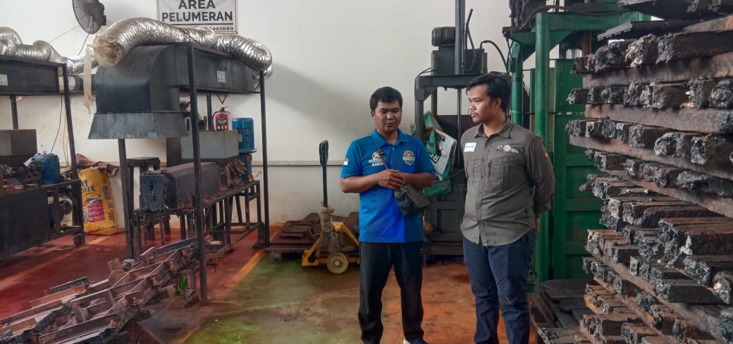 (Amiruddin dan Perwakilan WWFTPS 3R Mekar Mandiri)